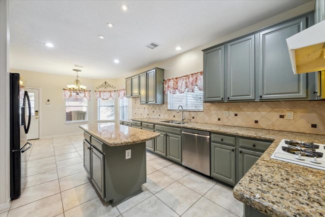 1410 Juniper Ln, House other with 5 bedrooms, 3 bathrooms and 2 parking in Seabrook TX | Image 10