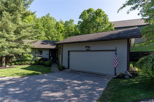6782 Windward Hills Dr, Brecksville, OH, 44141-2468 | Card Image