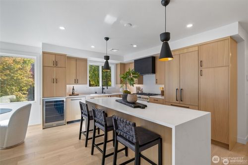 apt-a-410 2nd St, Kirkland, WA, 98033-3711 | Card Image