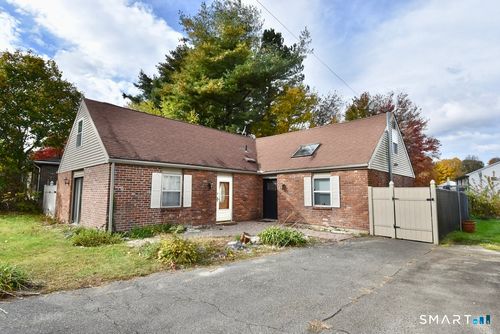 11 Granada Road, Waterbury, CT, 06704 | Card Image
