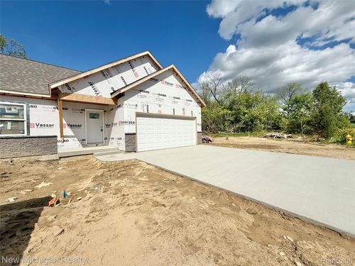 7056 Cambridge Dr, Flushing, MI, 48433-2285 | Card Image