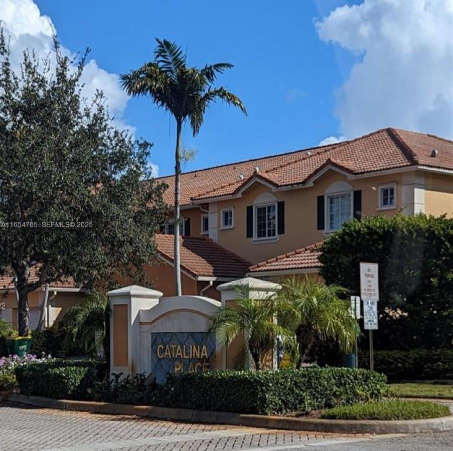Catalina Ln, Tamarac, FL 33321