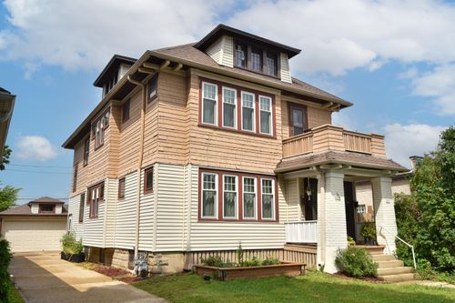 2269 N 65th St, Wauwatosa, WI, 53213-2033 | Card Image