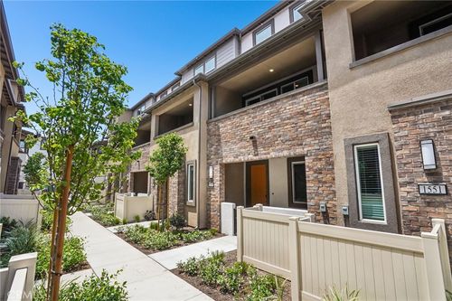 1549 Stratus Dr, Pomona, CA, 91768-2221 | Card Image