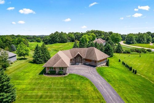 229 Cypress Point, North Prairie, WI, 53153 | Card Image