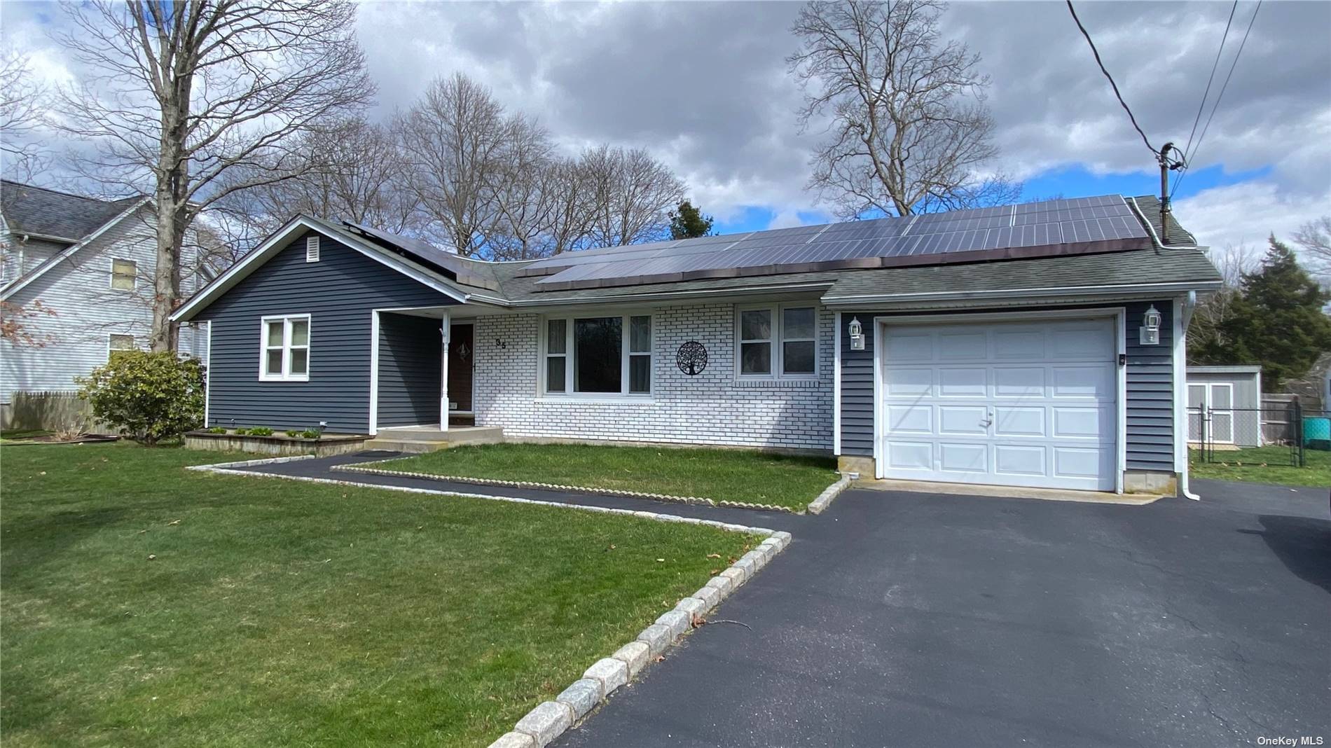 Cypress Ln, Shirley, NY 11967