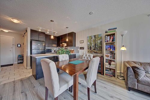 456-35 Richard Court Sw, Calgary, AB, T3E7N9 | Card Image