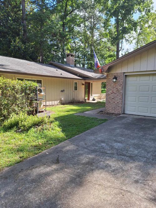 922 E Wildwood Dr, Village Mills, TX, 77663 | Card Image