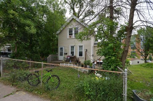 1026 E 3rd St, Duluth, MN, 55805-2210 | Card Image