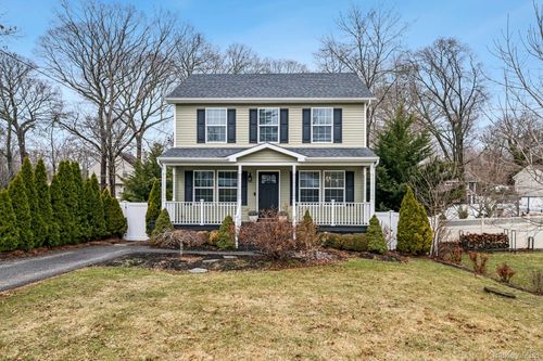 7 Freeman Ave, Nesconset, NY, 11767-3007 | Card Image