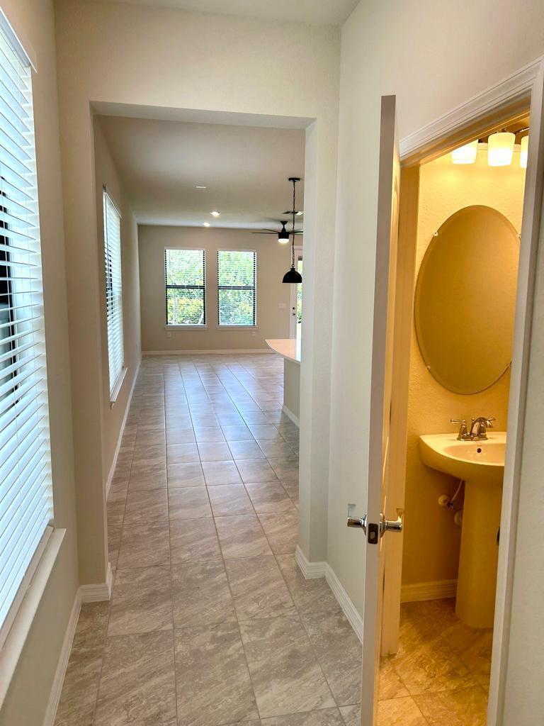 Residential Lease in Lake Worth 3
