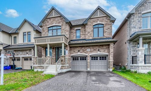 286 Danny Wheeler Blvd, Keswick, ON, L4P0J9 | Card Image