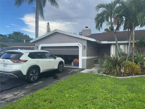 9505 Nw 46th St, Sunrise, FL, 33351-5109 | Card Image