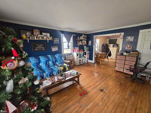 258 E State St, Montrose, MI, 48457-9004 | Card Image