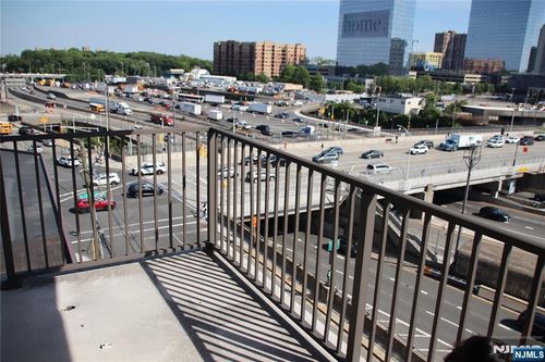 201 Bridge Plz, Fort Lee, NJ, 07024-5911 | Card Image