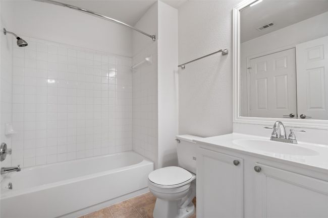 Shared Bathroom for Bedroom 2 & 3 | Image 22