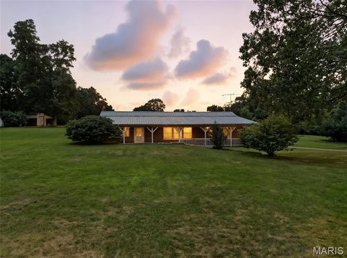 10443 Airport Rd, Mineral Point, MO, 63660-9325 | Card Image