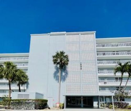 319-5500 Nw 2nd 319 Avenue, Boca Raton, FL, 33487 | Card Image