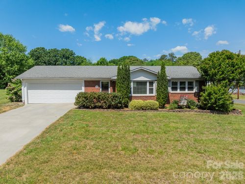 307 Winona Ave, Kannapolis, NC, 28081-8880 | Card Image