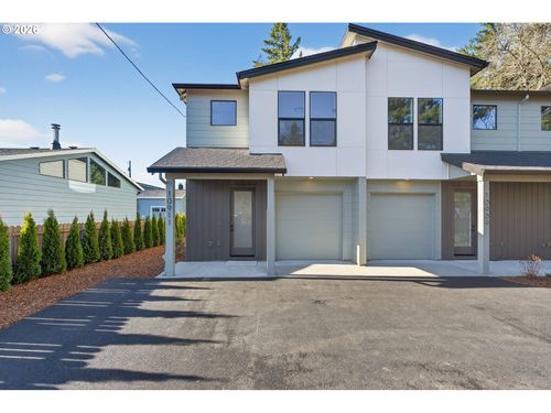 10911 Se Home Ave, Milwaukie, OR, 97222-5331 | Card Image