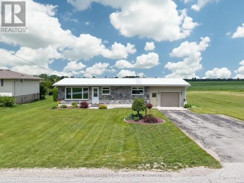 40214 Huron Street E, South Huron (Exeter), ON, N0M1S5 | Card Image
