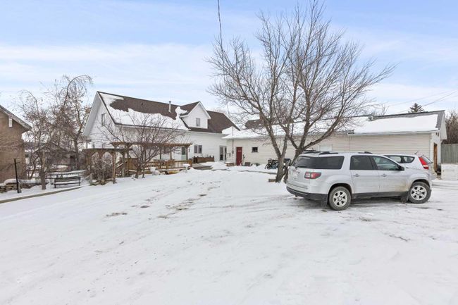 127 2nd Avenue W, Home with 4 bedrooms, 3 bathrooms and 2 parking in Hussar AB | Image 41