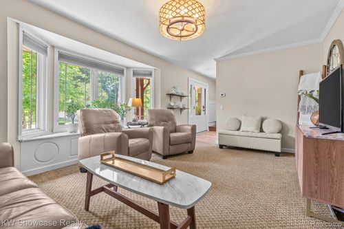 1609 Juno Dr, Highland, MI, 48356-1732 | Card Image
