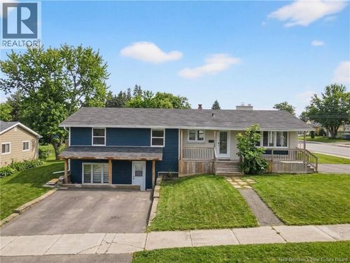 6 Kenmore Dr, Moncton, NB, E1A4J6 | Card Image