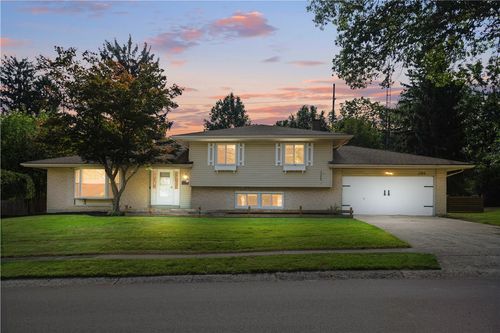 286 Pleasant Hill Dr, Centerville, OH, 45459-4608 | Card Image