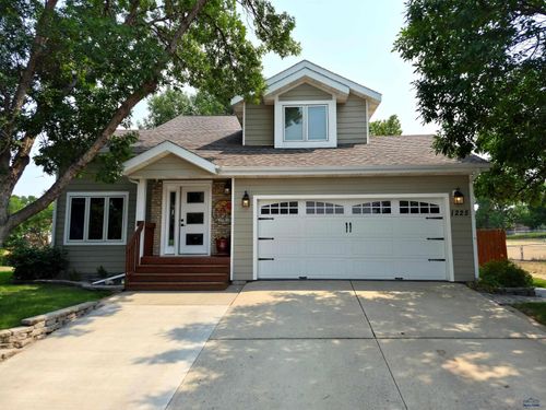1225 Clover Ridge Ct, RAPID CITY, SD, 57701-2117 | Card Image