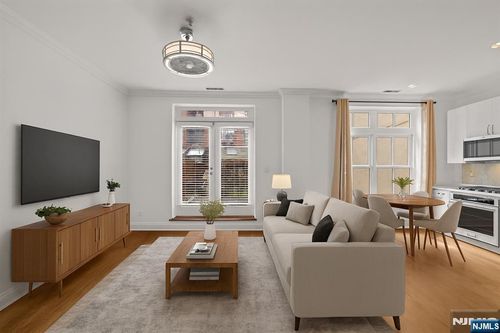 104 York St, Jersey City, NJ, 07302-4664 | Card Image