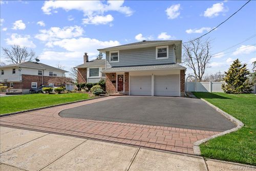 7 Plainview Rd, Bethpage, NY, 11714-3205 | Card Image