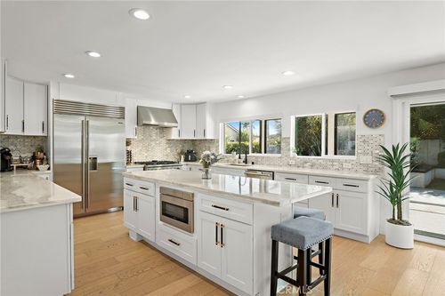 22041 Jonesport Ln, Huntington Beach, CA, 92646 | Card Image