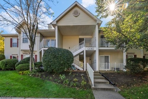 9 Ruby Ct, Franklin Park, NJ, 08823-1607 | Card Image