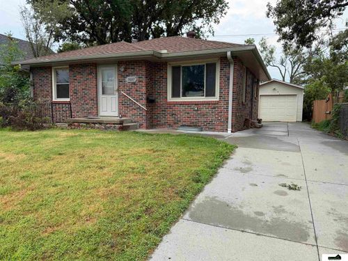 3027 S 11 Street, Lincoln, NE, 68502 | Card Image
