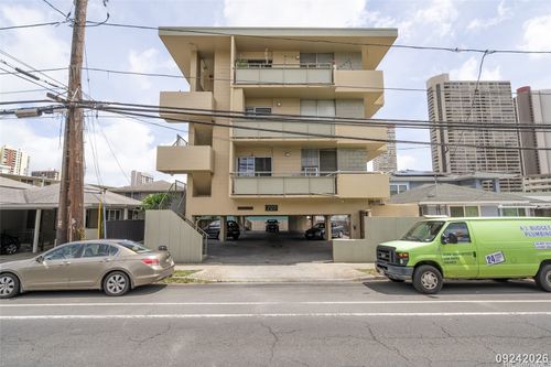 201-727 University Ave, Honolulu, HI, 96826-3123 | Card Image