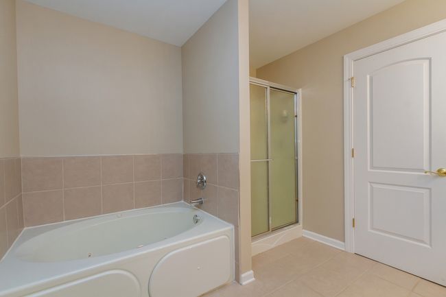 2746 - 2746 Acorn Ct, Condo with 2 bedrooms, 2 bathrooms and 2 parking in West Dundee IL | Image 19