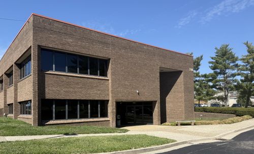 210 Malabu Dr, Lexington, KY, 40502-3252 | Card Image