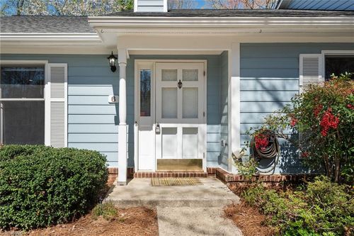 6 Brighton Pl, Greensboro, NC, 27410-9332 | Card Image