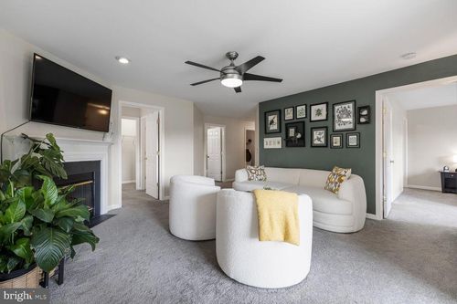 apt-203-11804 Eton Manor Dr, GERMANTOWN, MD, 20876-3945 | Card Image