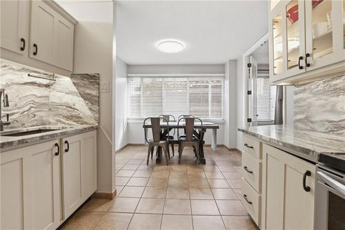 2525 Main #213 Street, Kansas City, MO, 64108 | Card Image