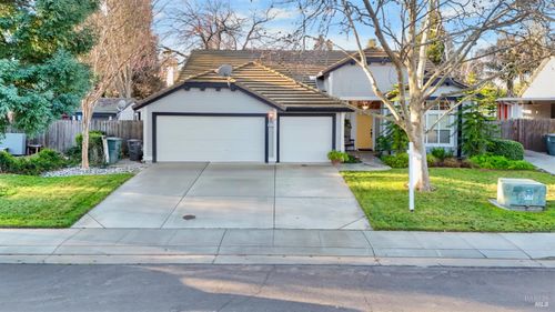 655 Yachtsman Court, Dixon, CA, 95620 | Card Image