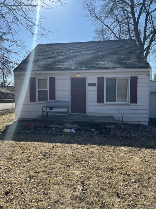 6433 Andersonville Rd, Waterford Twp, MI, 48329-1412 | Card Image