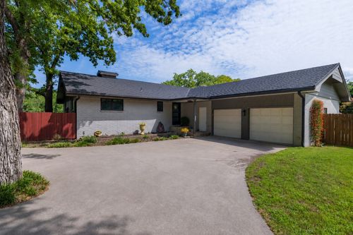 205 Timberlake Dr, Azle, TX, 76020-4041 | Card Image