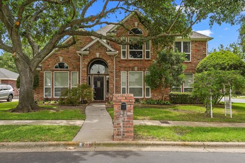 525 Springhill Dr, Hurst, TX, 76054-2293 | Card Image