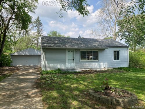 7101 Reber Dr, Shelby Township, MI, 48317-2455 | Card Image