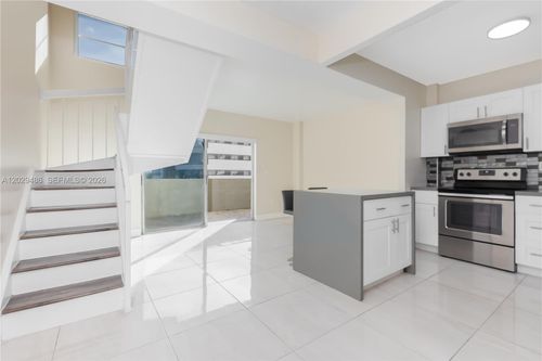 411-300 Nw 42nd Ave, Miami, FL, 33126-5666 | Card Image