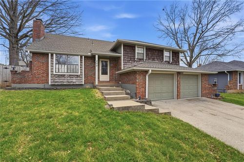 200 Se Sherri Ln, Blue Springs, MO, 64014-5048 | Card Image