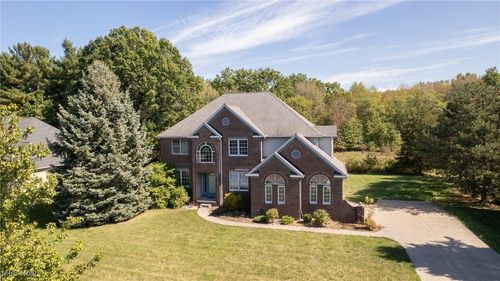 1095 Arrowhead Dr, Vermilion, OH, 44089-3327 | Card Image