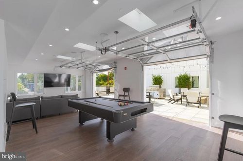 1b311-2501 Washington Ave, PHILADELPHIA, PA, 19146-3950 | Card Image